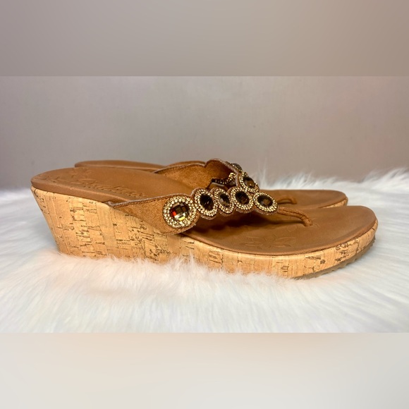 SKECHERS  Cork Style Wedge Thong Sandal - Picture 4 of 15